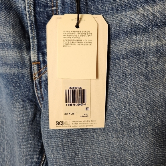 Levis Premium Wmns 501 Button Fly Distressed Cropped Jeans-Size 30x26 NWT - Picture 8 of 16